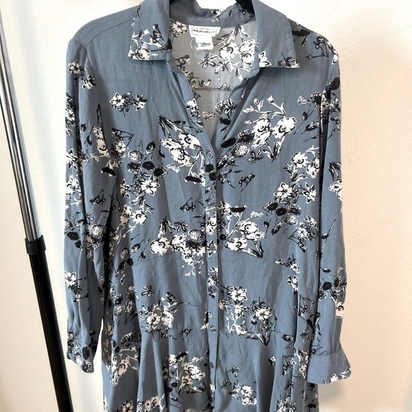 𝅺for the Republic Women’s Blue Floral Dress Size Medium - Picture 1 of 8